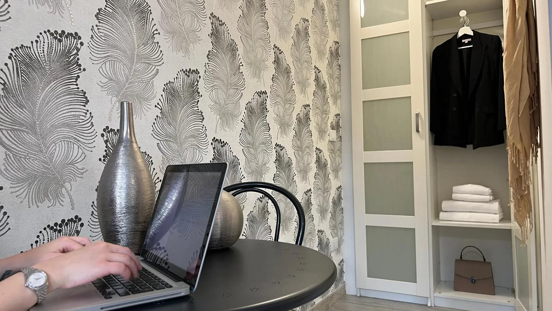 Hotel Rossovino Milano 2*, Milan