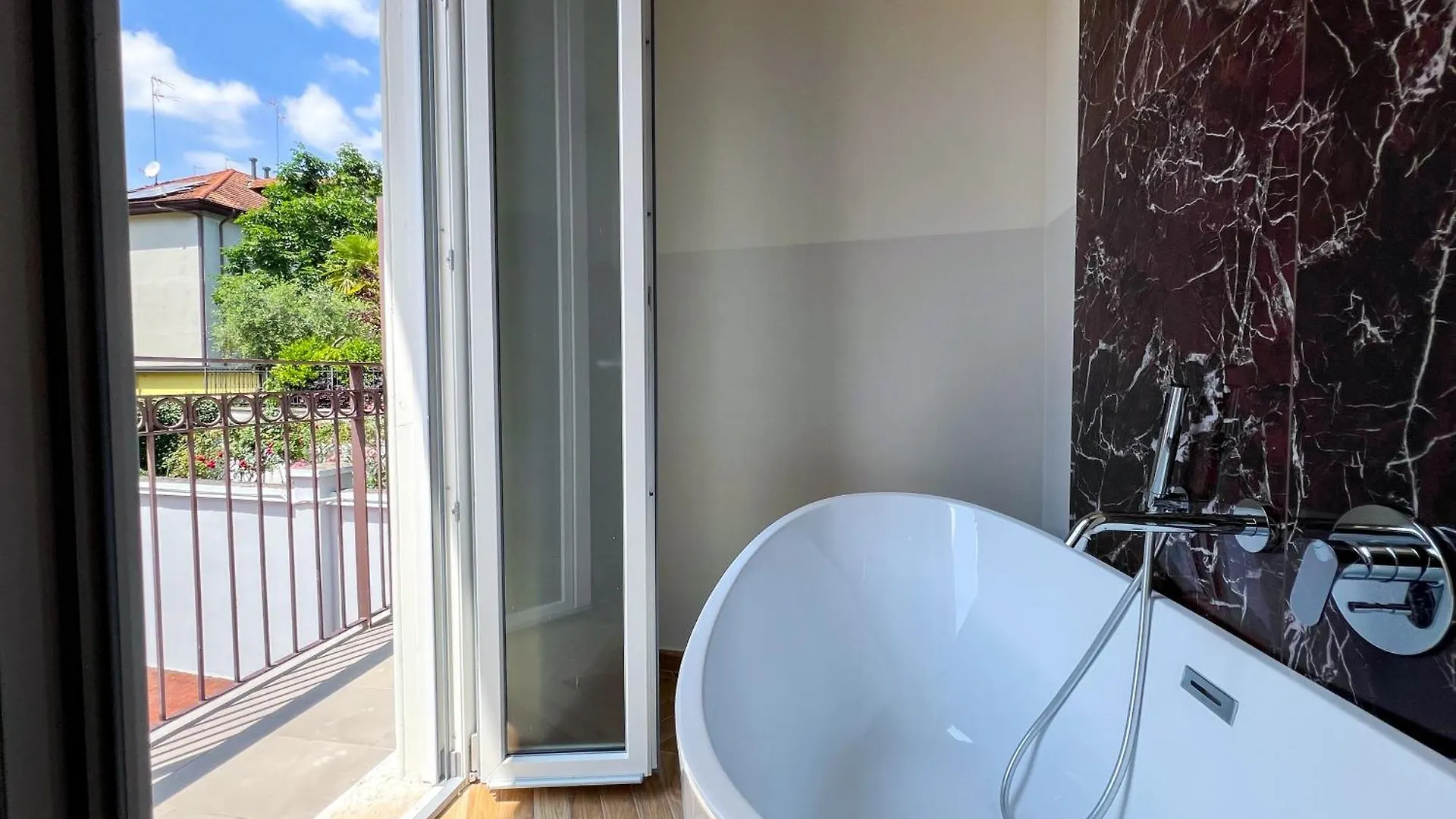 Hotel Rossovino Milano 2*, Milan