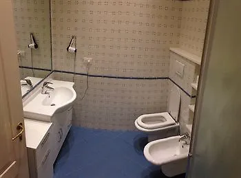 Hotel Rossovino Milano 2*,  İtalya