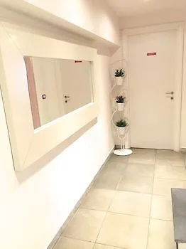 **  Hotel Rossovino Milano İtalya