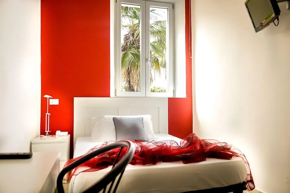 Hotel Rossovino Milano 2*,  İtalya