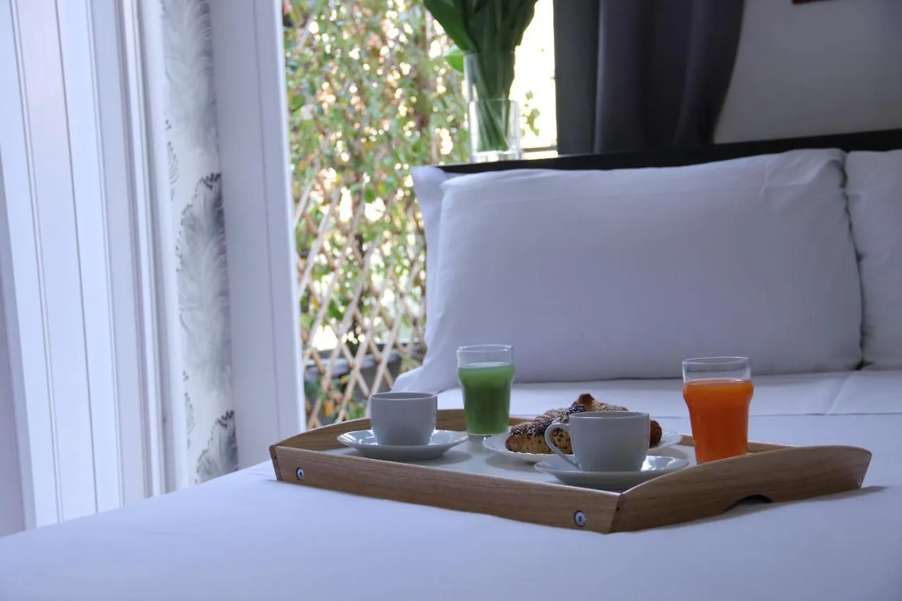 Hotel Rossovino Milano 2*,  Italia