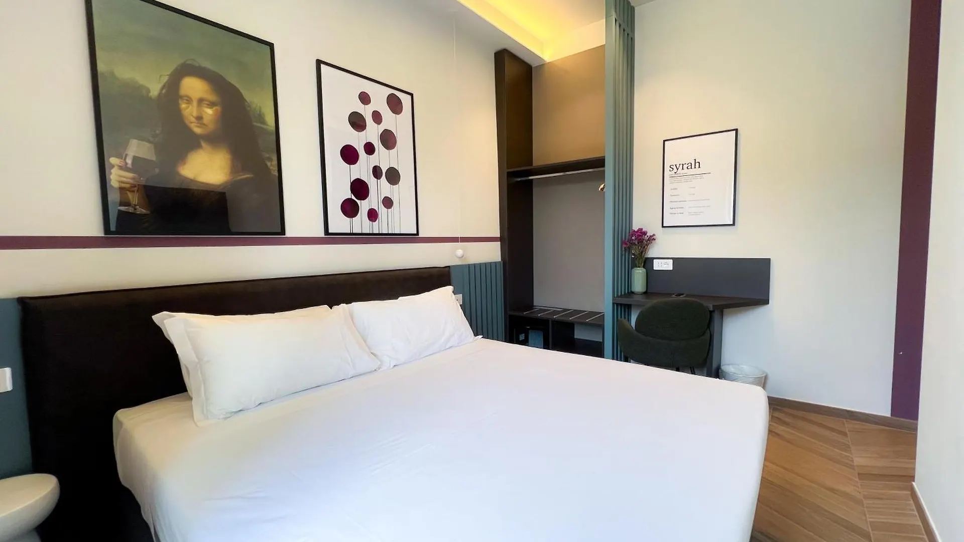 Hotel Rossovino Milano 2*,  Italia